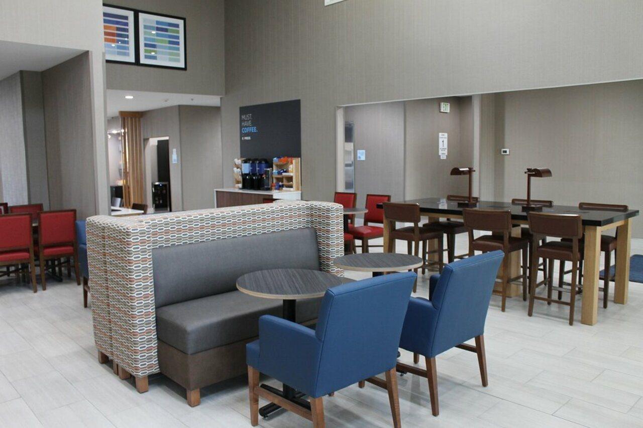 Express & - By Ihg Hotel Tulare