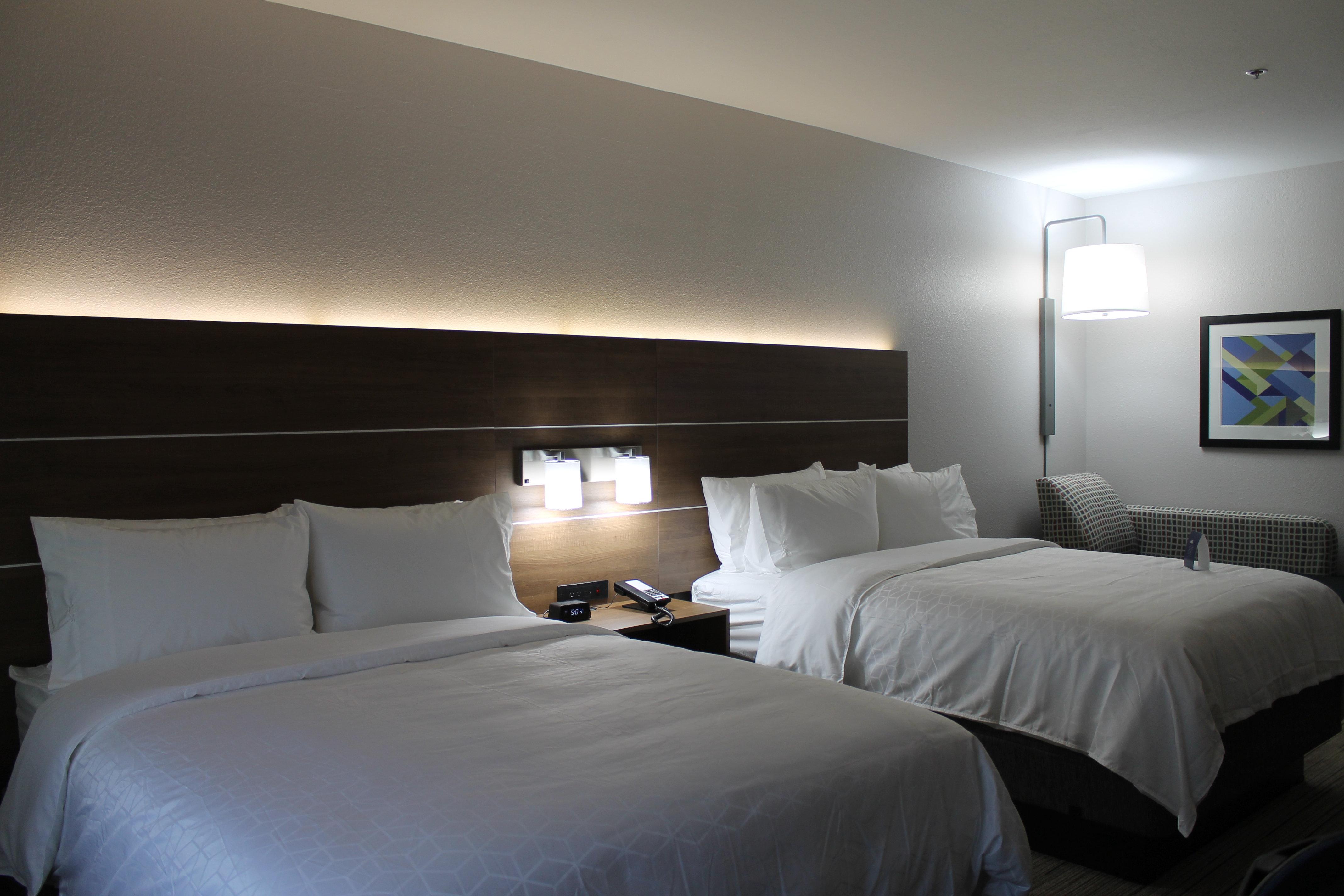 Express & - By Ihg Tulare