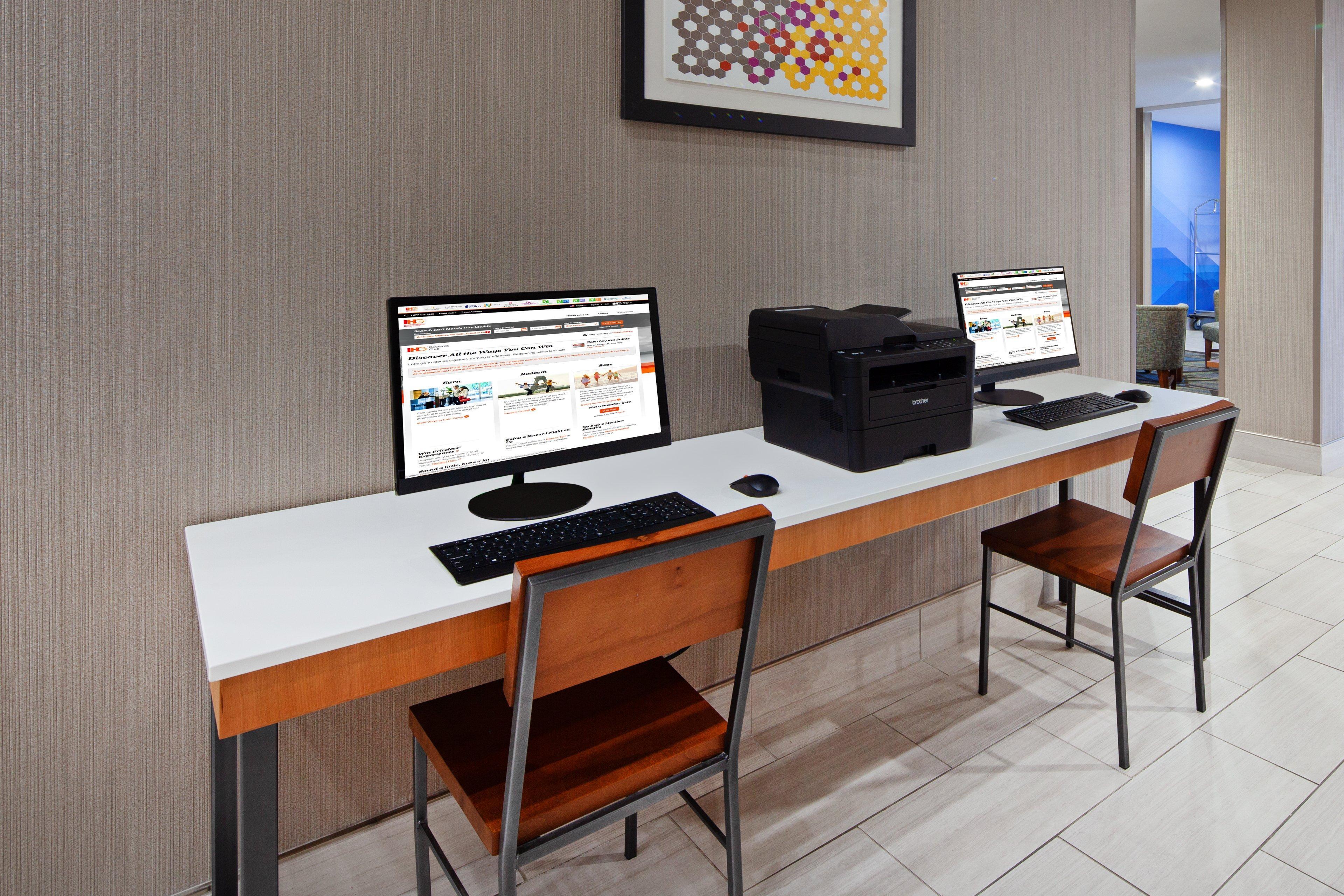 Express & - By Ihg