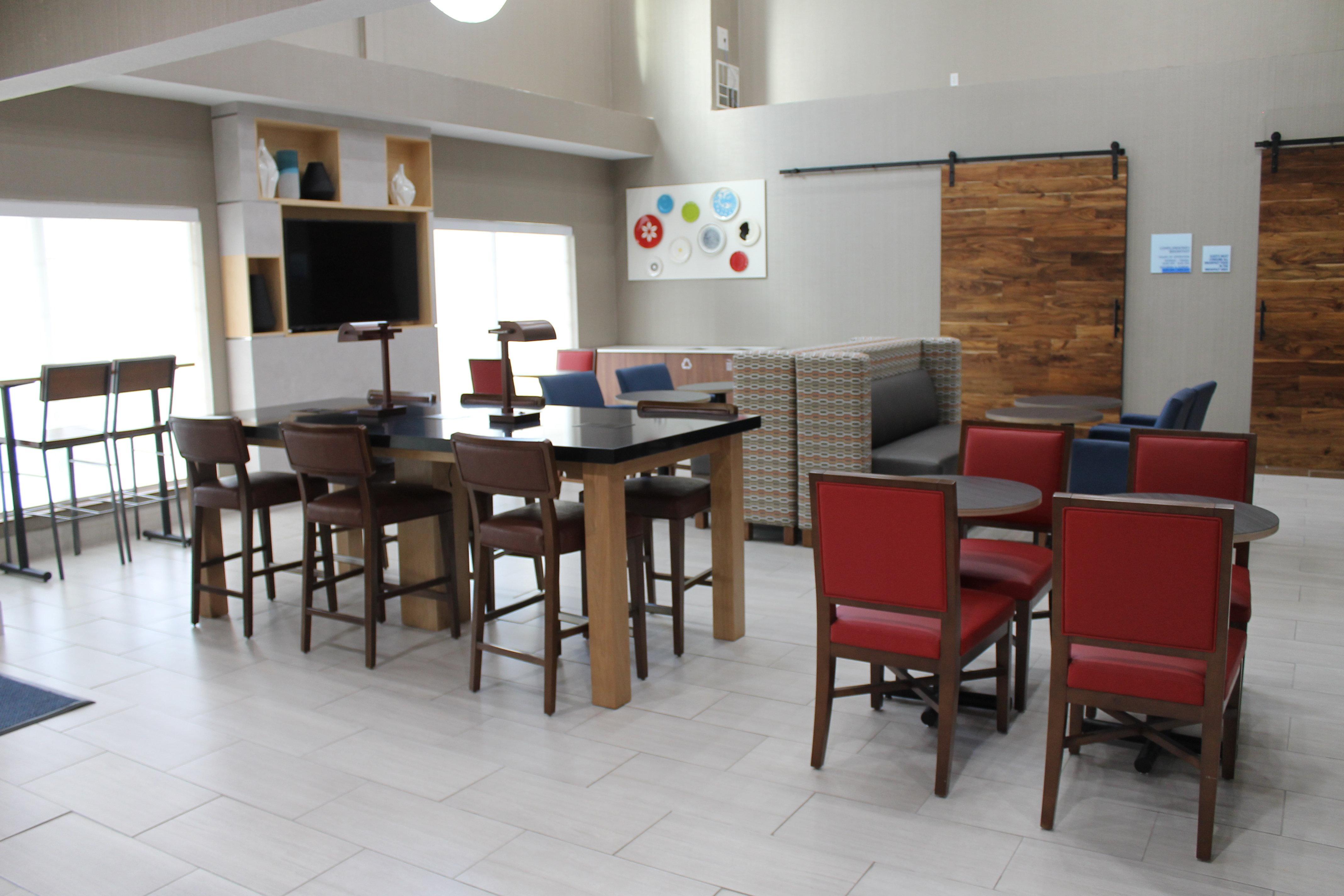 Express & - By Ihg 3* Tulare